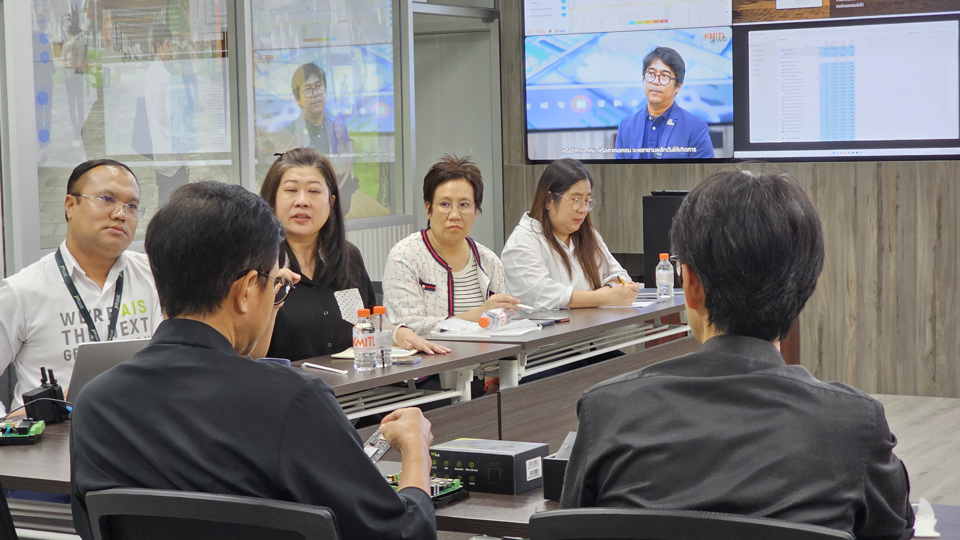 ขอขอบคุณ AIS บริจาคอุปกรณ์ IoT และ Platform เกี่ยวกับ Smart Farm